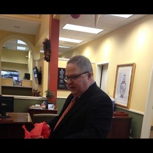 Meet your Posher, Larry